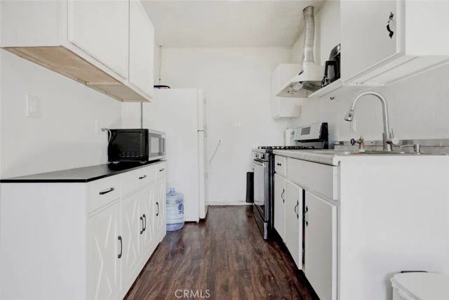 7007 Murietta Avenue, Van Nuys, CA 91405