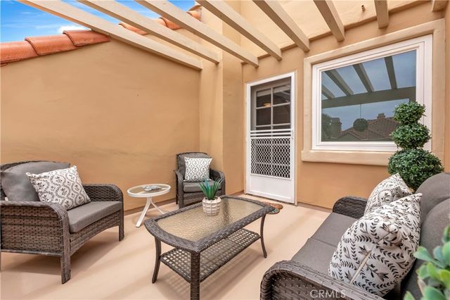 6111 Greenbrier Drive, Huntington Beach, CA 92648
