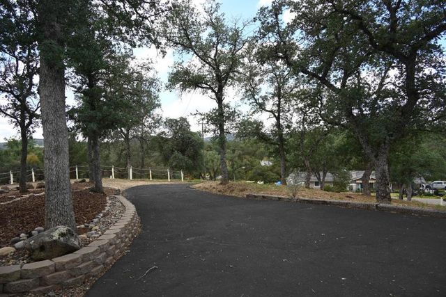 42924 Deep Forest Drive, Coarsegold, CA 93614