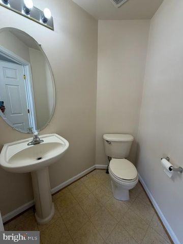 41 LITCHFIELD LN E, Martinsburg, WV 25405