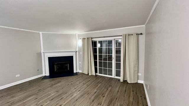 1926 GROVE Avenue, Schaumburg, IL 60193