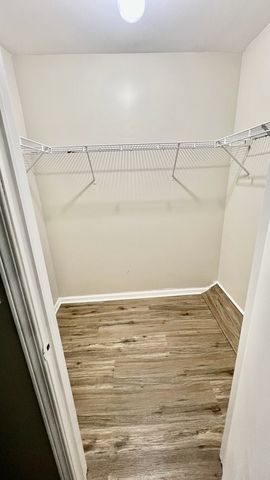 1926 GROVE Avenue, Schaumburg, IL 60193