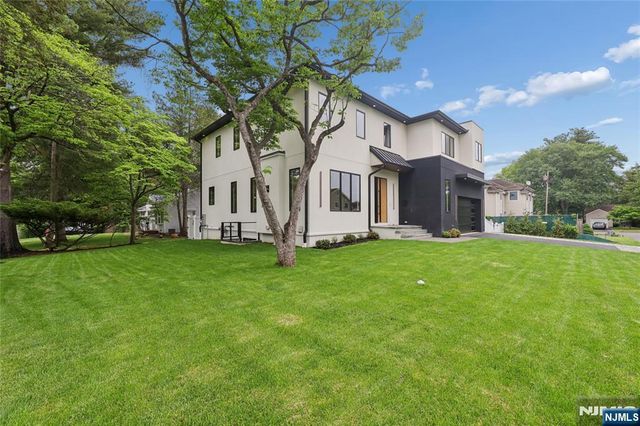 1 Bancroft Place, Cresskill, NJ 07626