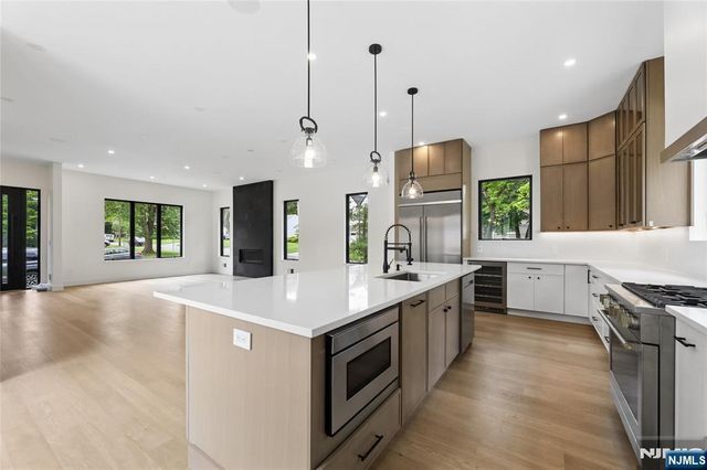 1 Bancroft Place, Cresskill, NJ 07626