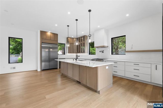 1 Bancroft Place, Cresskill, NJ 07626