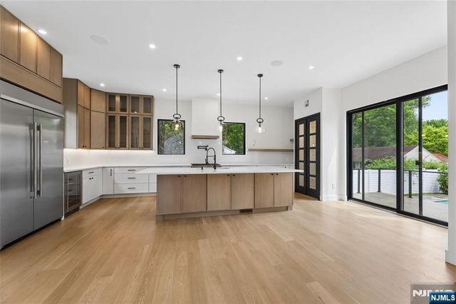 1 Bancroft Place, Cresskill, NJ 07626