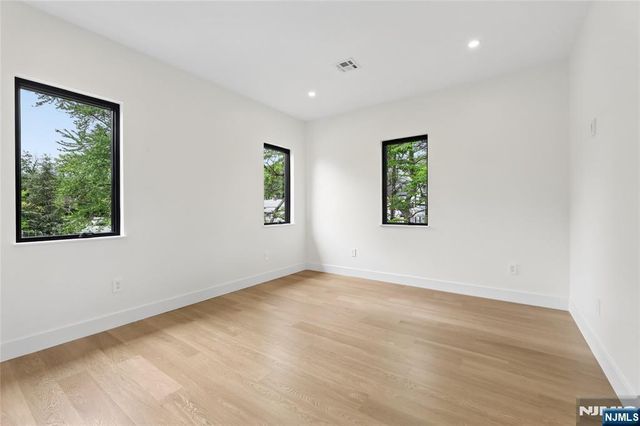 1 Bancroft Place, Cresskill, NJ 07626