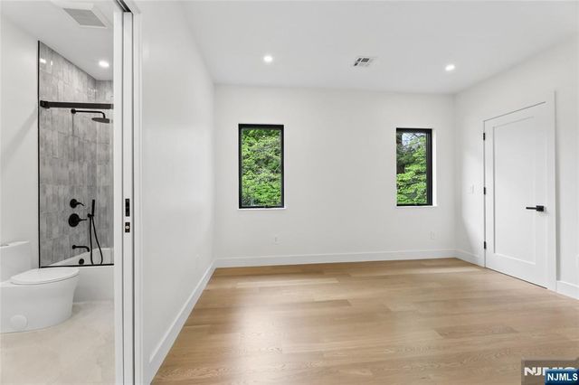 1 Bancroft Place, Cresskill, NJ 07626