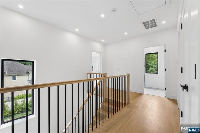 1 Bancroft Place, Cresskill, NJ 07626