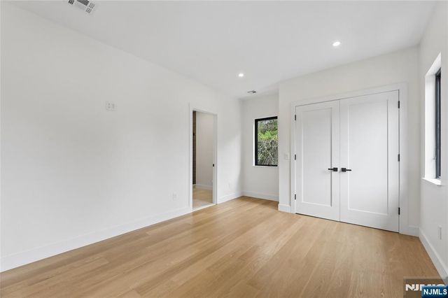 1 Bancroft Place, Cresskill, NJ 07626