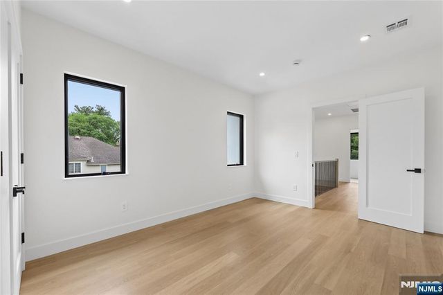 1 Bancroft Place, Cresskill, NJ 07626