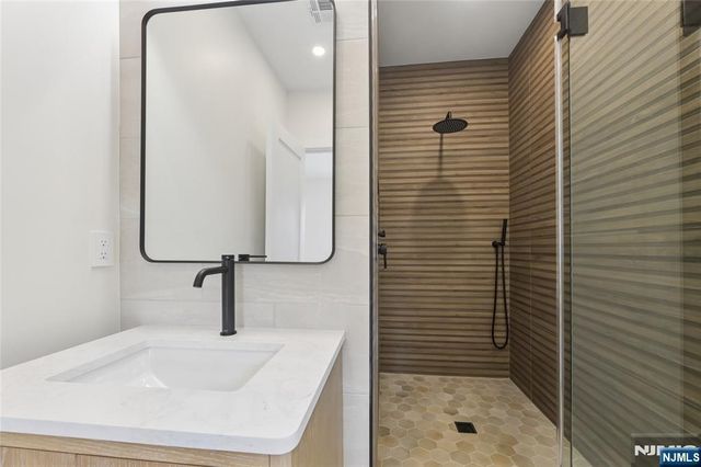 1 Bancroft Place, Cresskill, NJ 07626