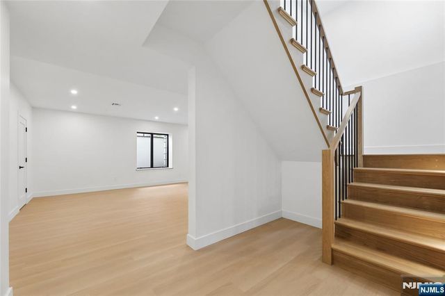 1 Bancroft Place, Cresskill, NJ 07626