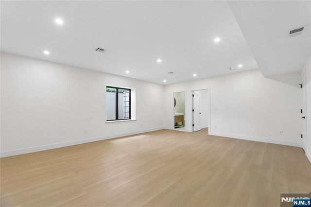 1 Bancroft Place, Cresskill, NJ 07626