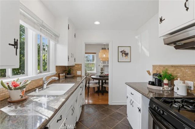 14335 Magnolia Bl, Sherman Oaks, CA 91423