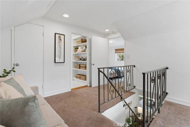 14335 Magnolia Bl, Sherman Oaks, CA 91423