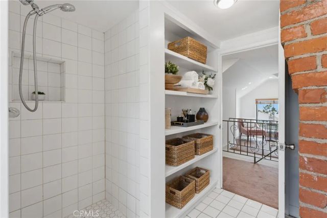 14335 Magnolia Bl, Sherman Oaks, CA 91423