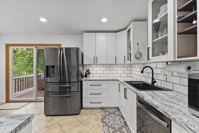 8430 Hiawatha Avenue, Eden Prairie, MN 55347