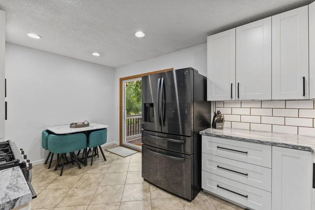 8430 Hiawatha Avenue, Eden Prairie, MN 55347