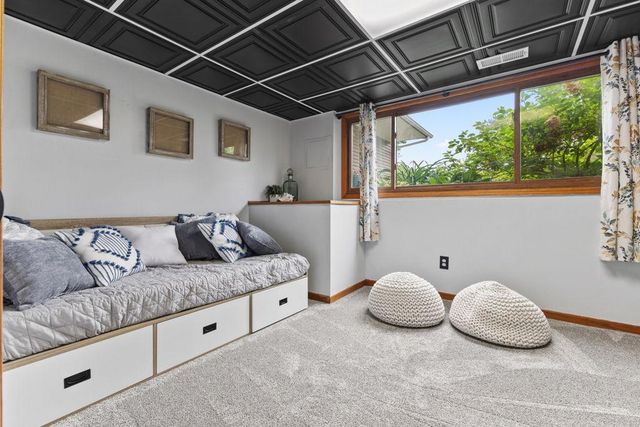 8430 Hiawatha Avenue, Eden Prairie, MN 55347