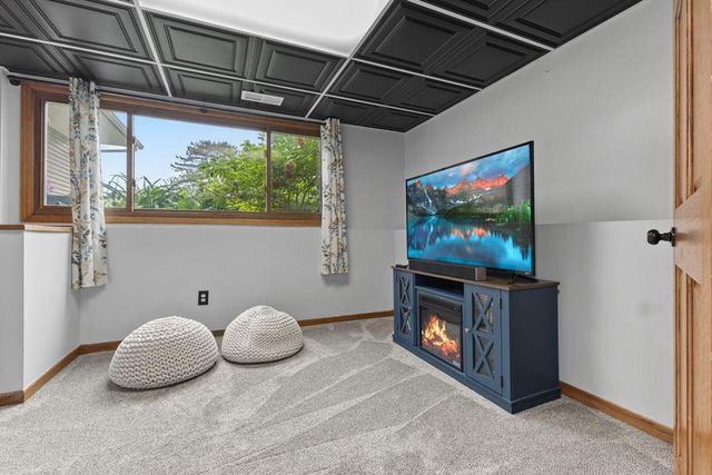 8430 Hiawatha Avenue, Eden Prairie, MN 55347