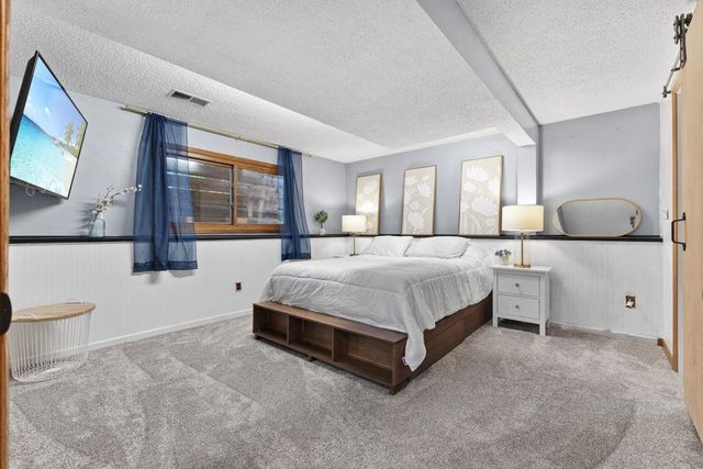 8430 Hiawatha Avenue, Eden Prairie, MN 55347