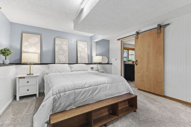 8430 Hiawatha Avenue, Eden Prairie, MN 55347