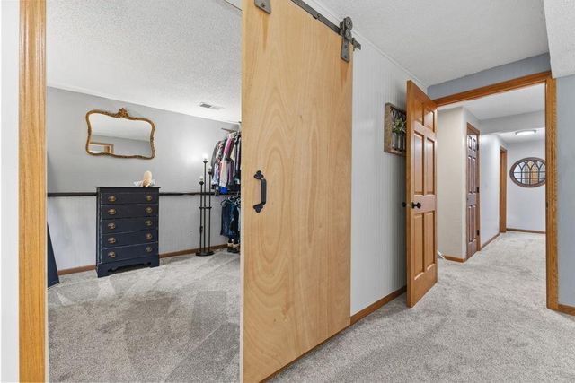 8430 Hiawatha Avenue, Eden Prairie, MN 55347