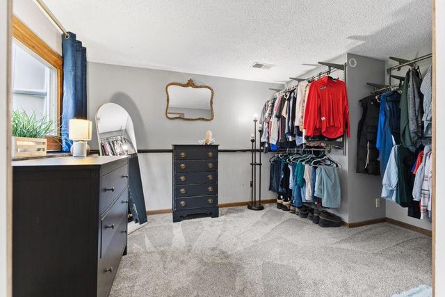8430 Hiawatha Avenue, Eden Prairie, MN 55347