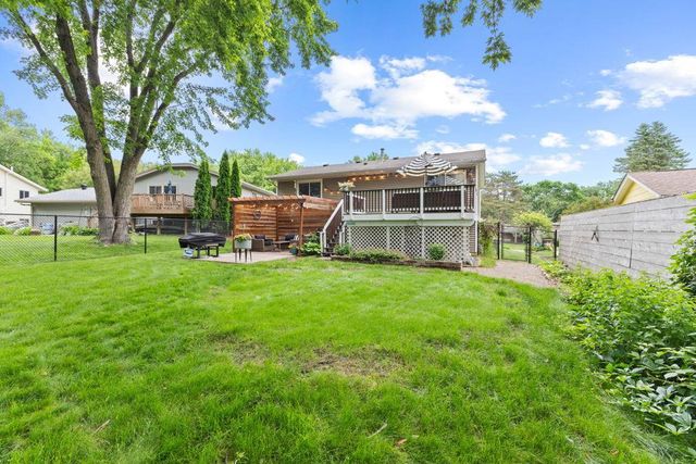 8430 Hiawatha Avenue, Eden Prairie, MN 55347