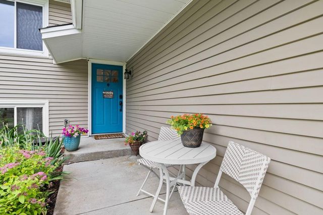 8430 Hiawatha Avenue, Eden Prairie, MN 55347