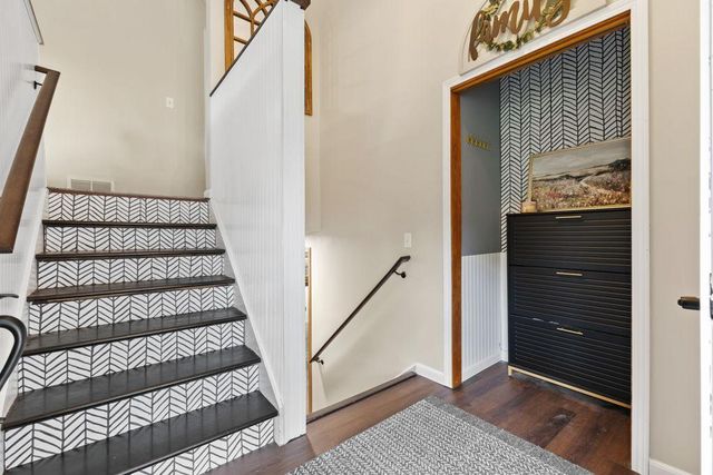8430 Hiawatha Avenue, Eden Prairie, MN 55347