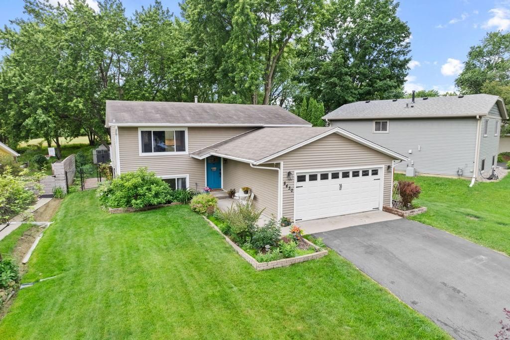 8430 Hiawatha Avenue, Eden Prairie, MN 55347