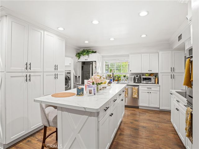 9835 Brookshire, Downey, CA 90240