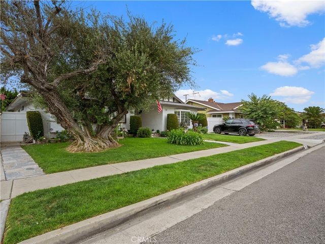 9835 Brookshire, Downey, CA 90240