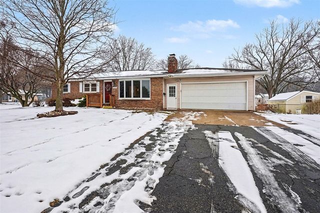 8539 Dolphin Street, Portage, MI 49024