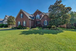 2837 Schoolside St, Murfreesboro, TN 37128