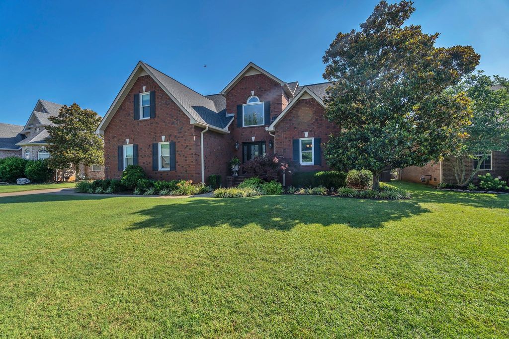 2837 Schoolside St, Murfreesboro, TN 37128