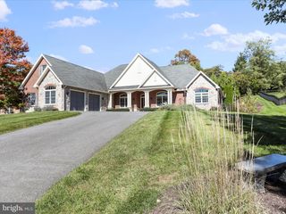 24 WOODBRIAR DRIVE, Chambersburg, PA 17202