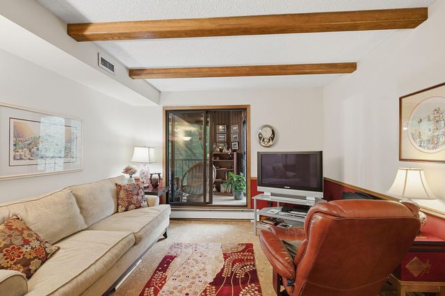 6051 Laurel Avenue 214, Golden Valley, MN 55416