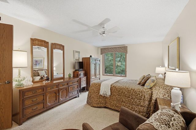 6051 Laurel Avenue 214, Golden Valley, MN 55416