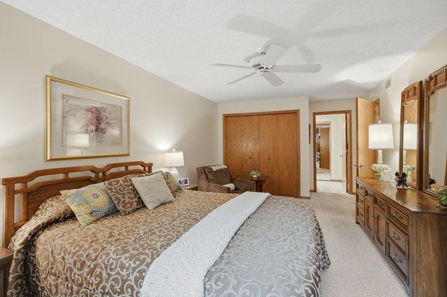 6051 Laurel Avenue 214, Golden Valley, MN 55416