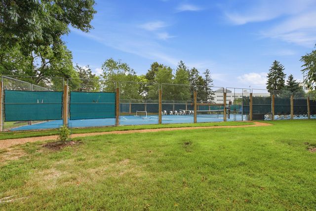 6051 Laurel Avenue 214, Golden Valley, MN 55416