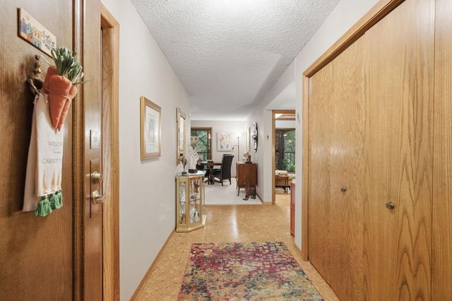 6051 Laurel Avenue 214, Golden Valley, MN 55416