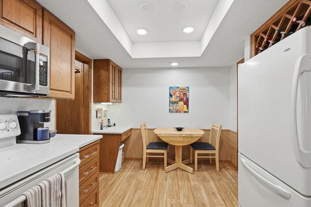 6051 Laurel Avenue 214, Golden Valley, MN 55416