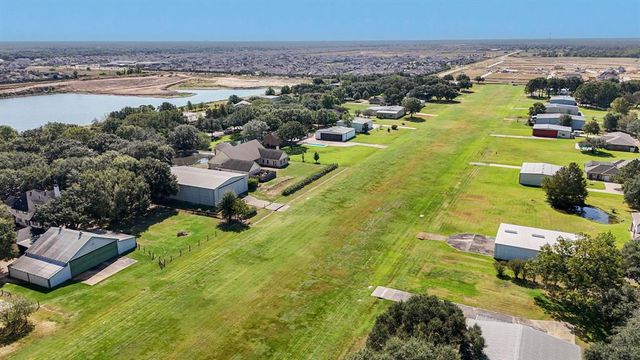 48 E Kitty Hawk Street, Richmond, TX 77406