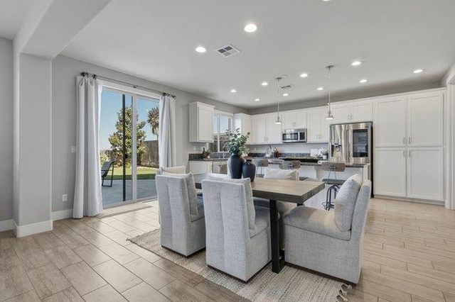 1634 Santana Ranch Drive, Hollister, CA 95023