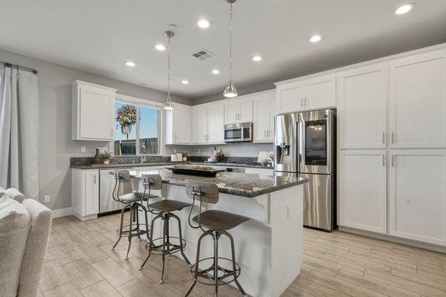 1634 Santana Ranch Drive, Hollister, CA 95023