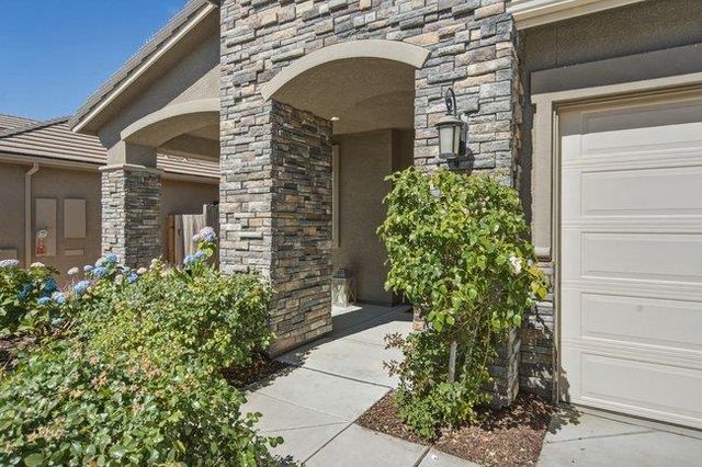 1634 Santana Ranch Drive, Hollister, CA 95023