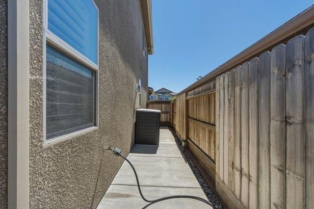 1634 Santana Ranch Drive, Hollister, CA 95023